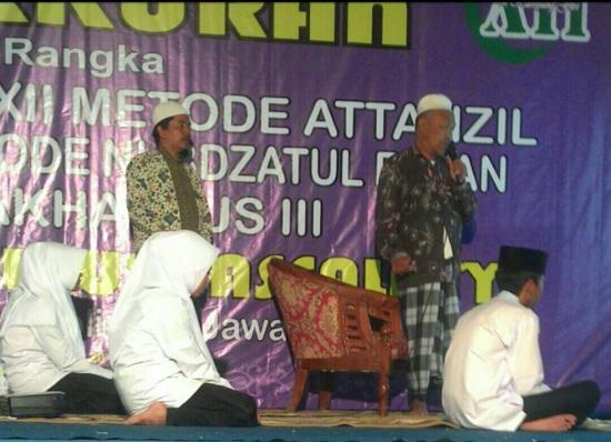 Wisuda kitab metode Nubdzatul Bayan dan haflah Manbaul Ulum dihadiri Cicit KH Abdul Majid 